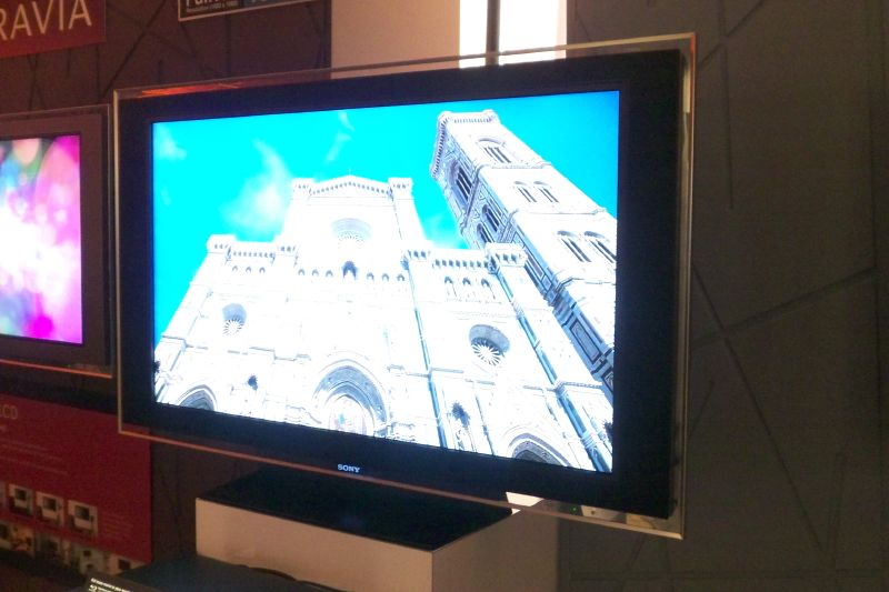 Illustration for article titled Sony Punches Up its Bravia Line with Slimmer Microdisplays and New LCDs